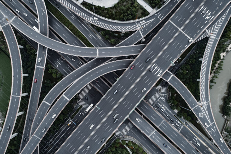 What’s the Difference Between a Highway and a Freeway?